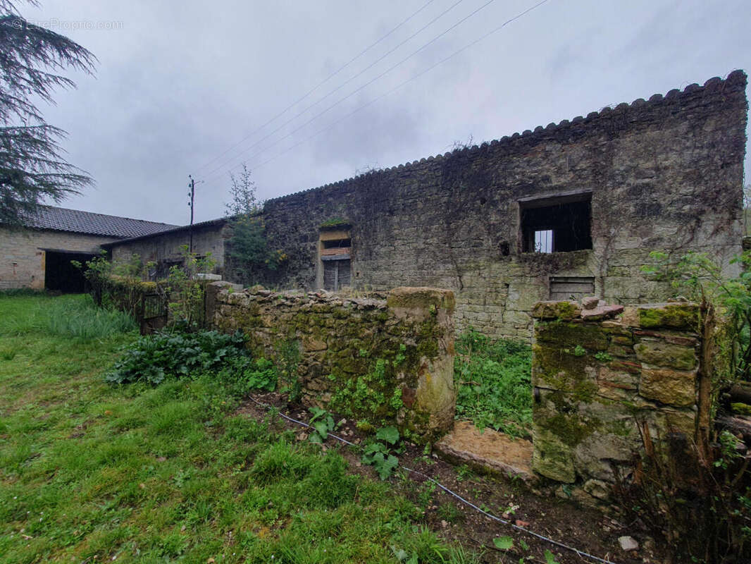 ancien poulailler - Maison à PUY-L&#039;EVEQUE