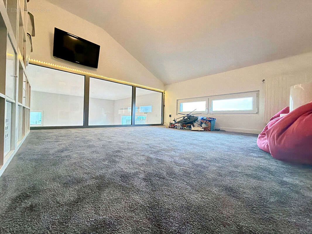 Maison à MONTOIS-LA-MONTAGNE