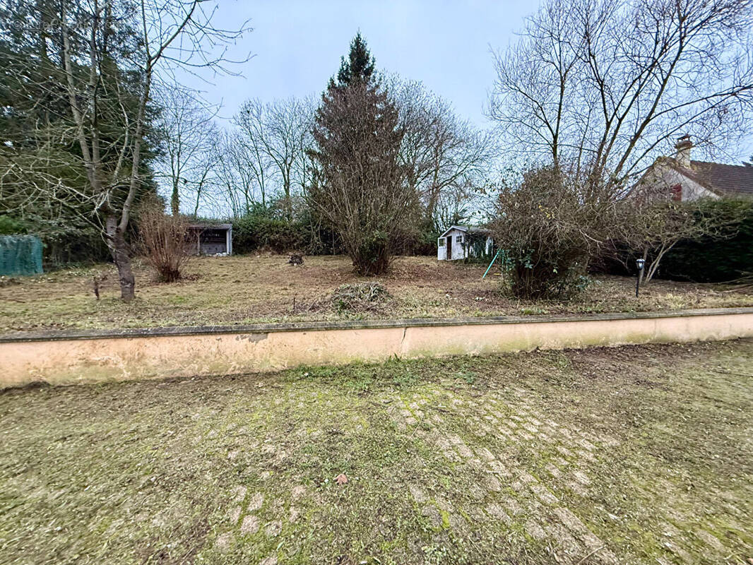 Terrain à SAINT-CREPIN-IBOUVILLERS