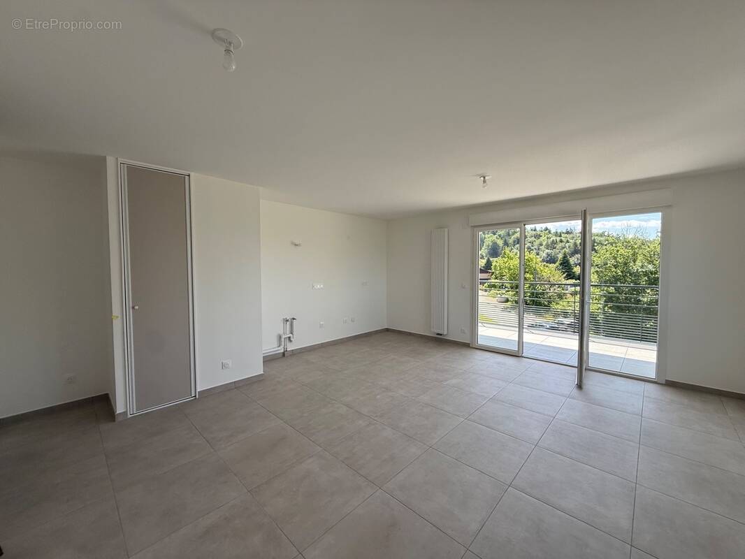 Appartement à REIGNIER