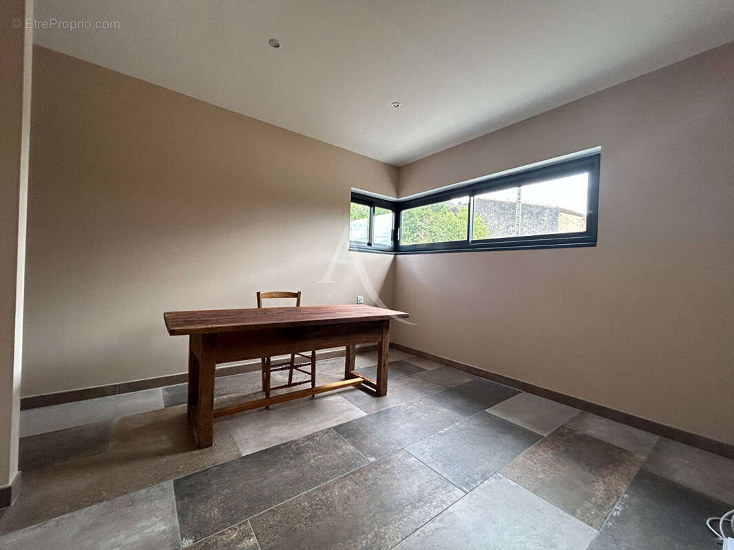Maison avec jardin et garage - photo 5