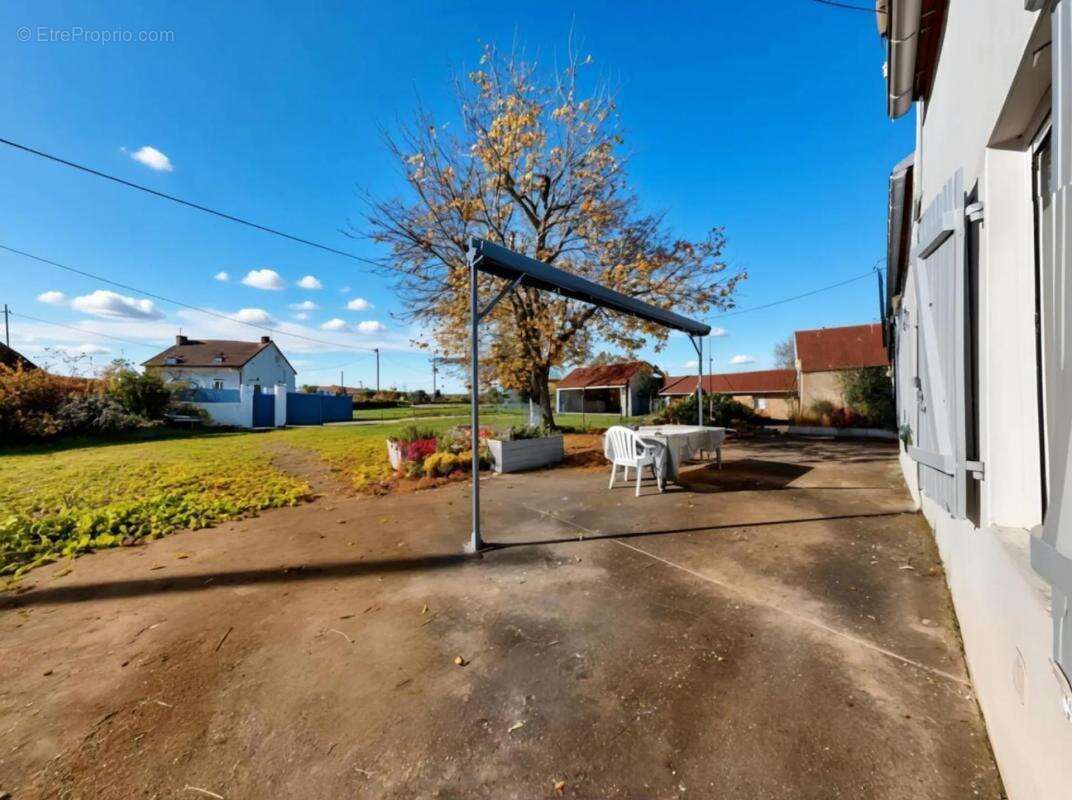 Maison à LAPEYROUSE