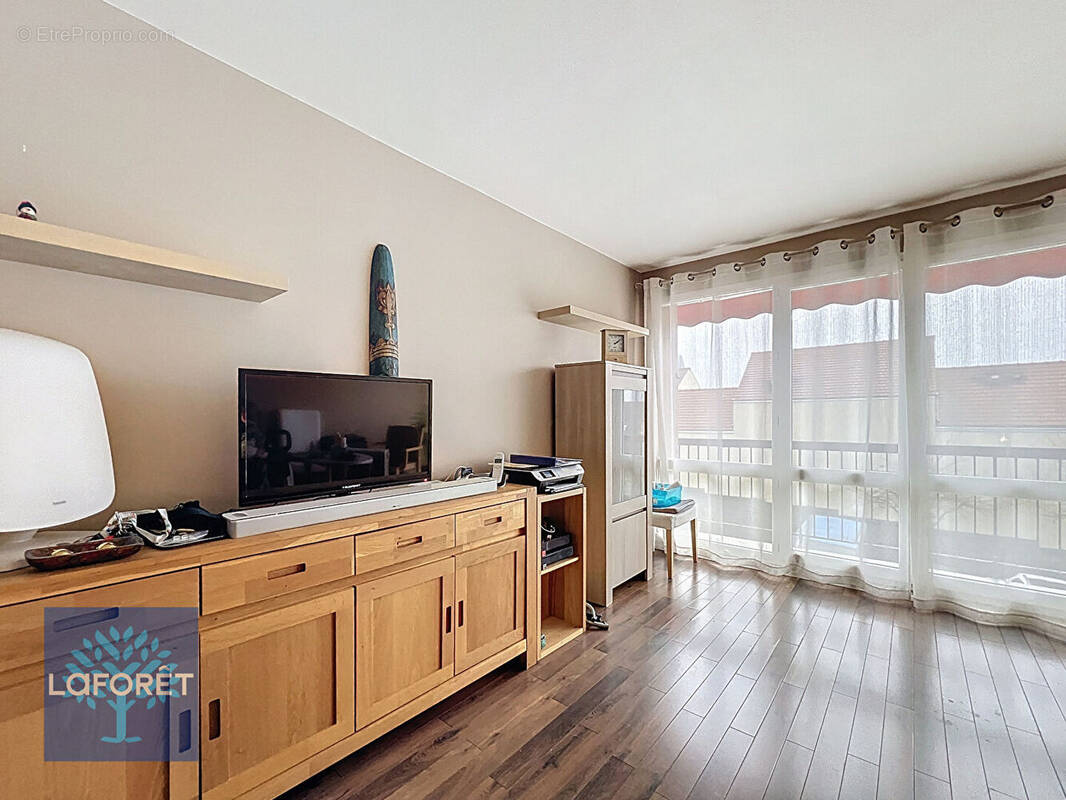 Appartement à MENNECY