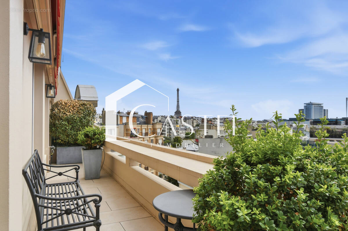 Appartement à PARIS-16E