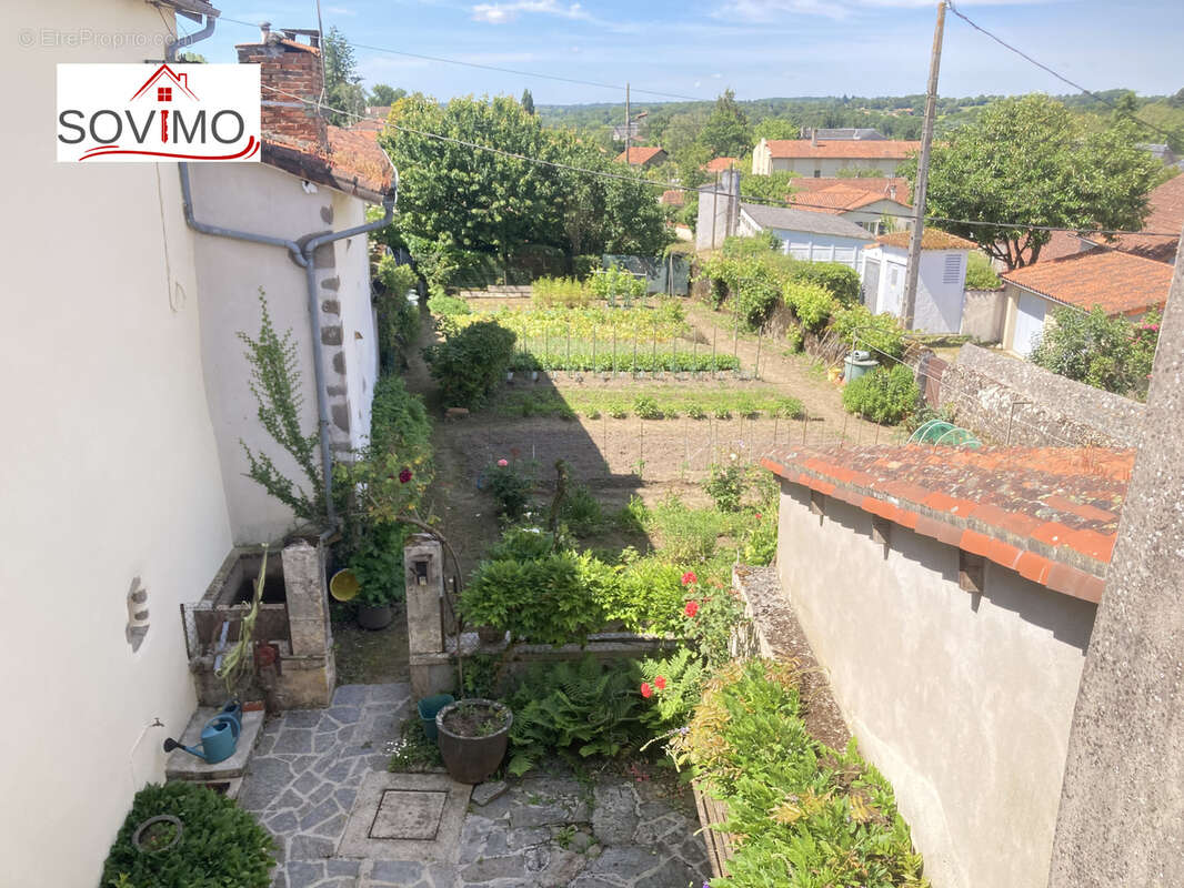 Spacieuse maison de centre ville avec jardin - photo 3
