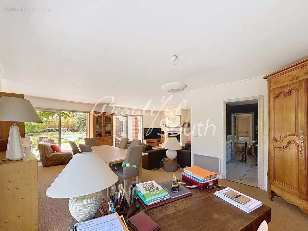 Maison de plain pied à Perpignan avec piscine et confort moderne - photo 7