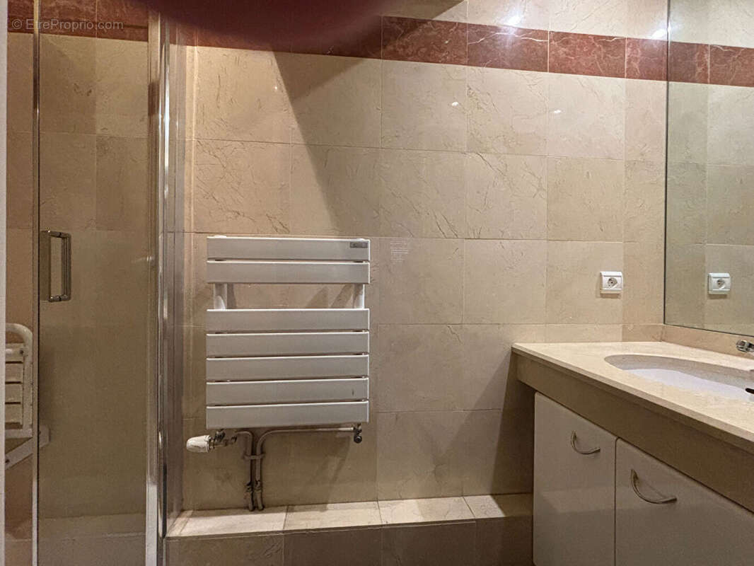 Appartement à LEVALLOIS-PERRET
