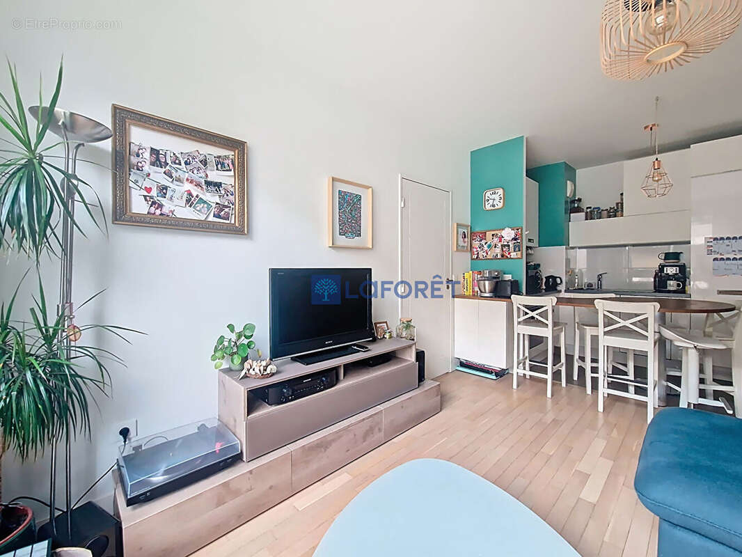 Appartement Paris 3 pièce(s) 53 m2 - photo 2