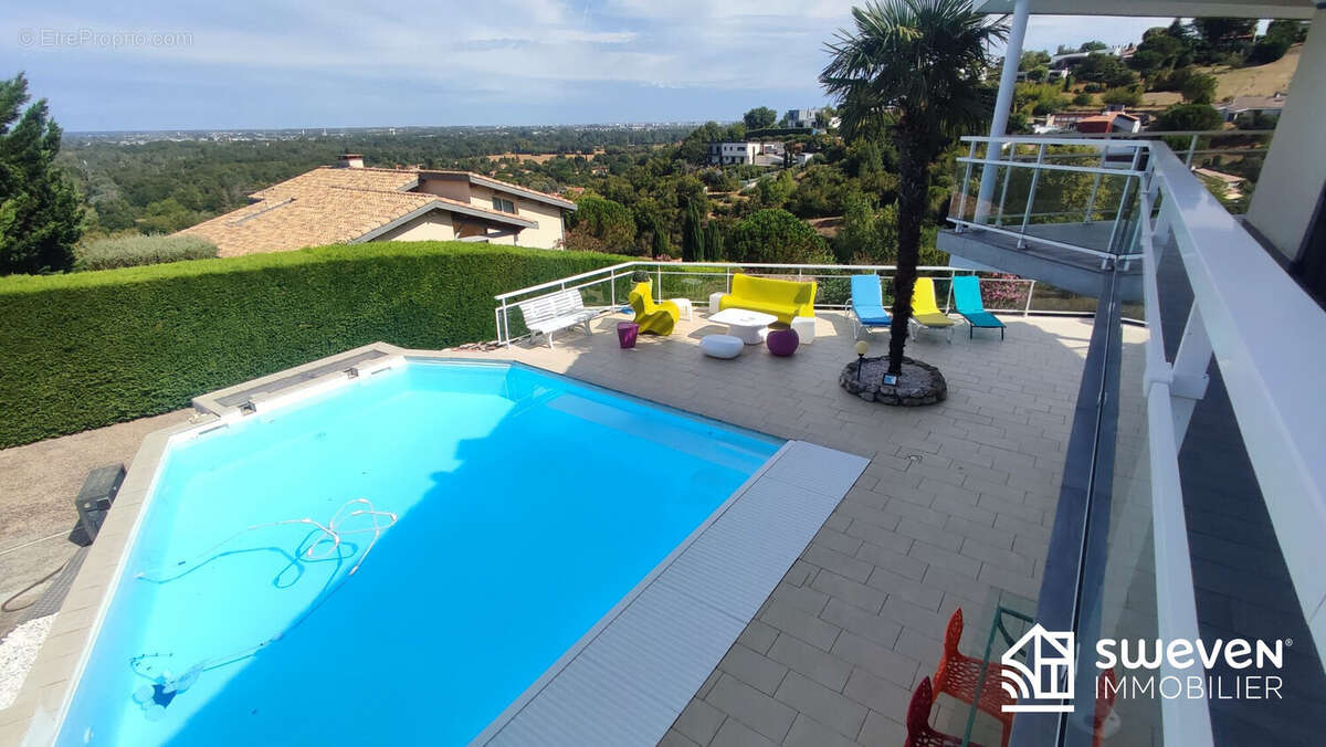 Maison à LACROIX-FALGARDE