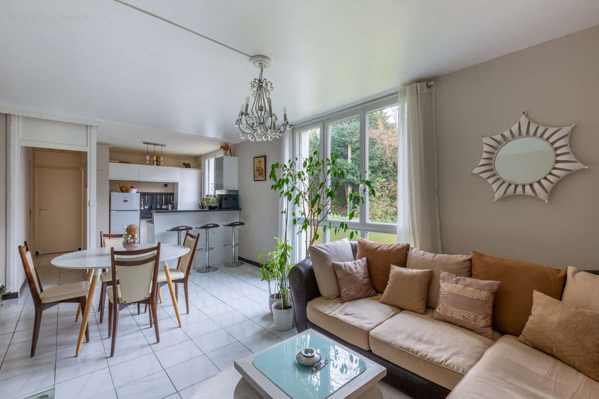 Appartement à COLLONGES-AU-MONT-D'OR