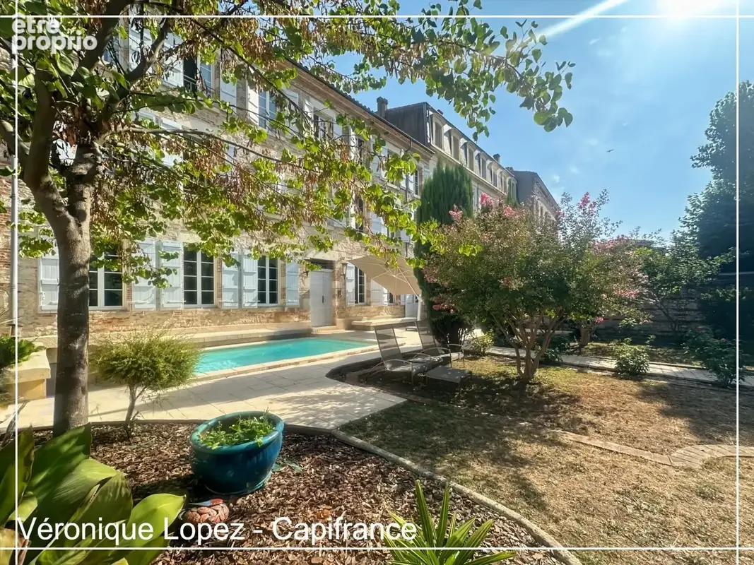 Agen quartier Préfecture, élégante demeure du XIXe siècle de 292 m² avec ascenseur, jardin, garage et piscine - photo 28