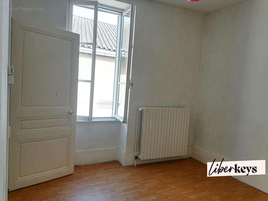 Maison de ville- hyper centre- 3 chambres-cave-cellier-71700 tournus - photo 8