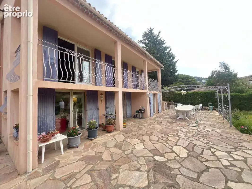 A vendre maison 6 pieces 83240 cavalaire sur mer - photo 2