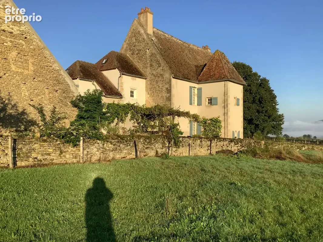 Maison Forte de 1585 avec sa tour, gîte et une très belle vue sur la campagne, proche Clamecy. - photo 3