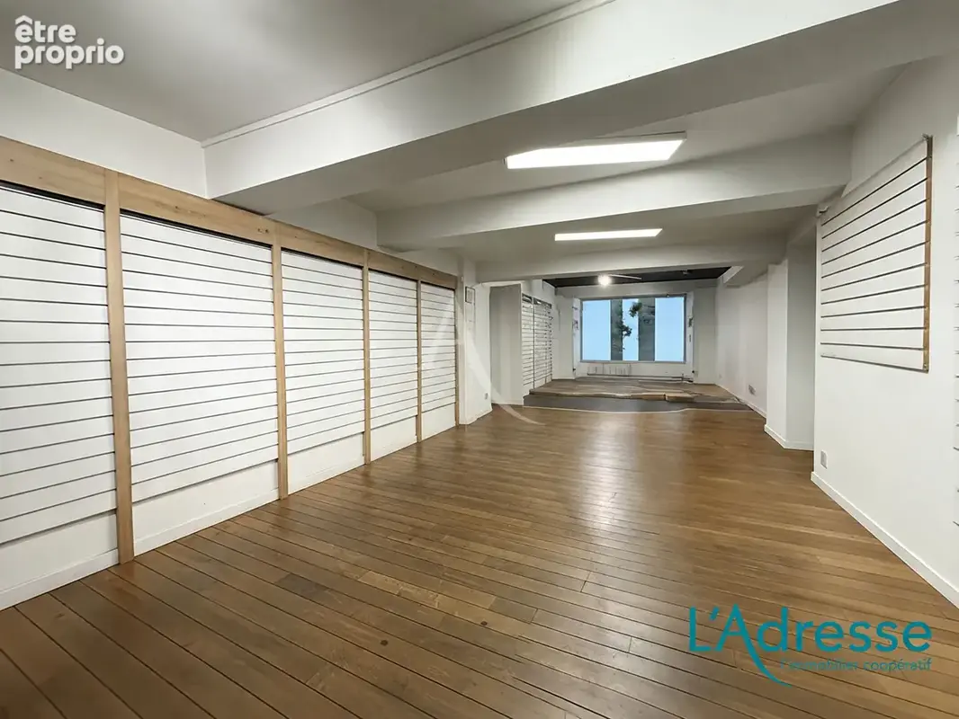 Local commercial avec stockage 600 m²  Mayenne Rive gauche SAINT-MARTIN - photo 3