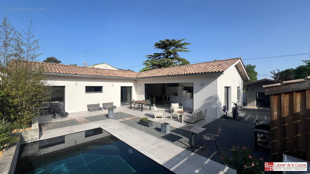 Maison à MARTILLAC
