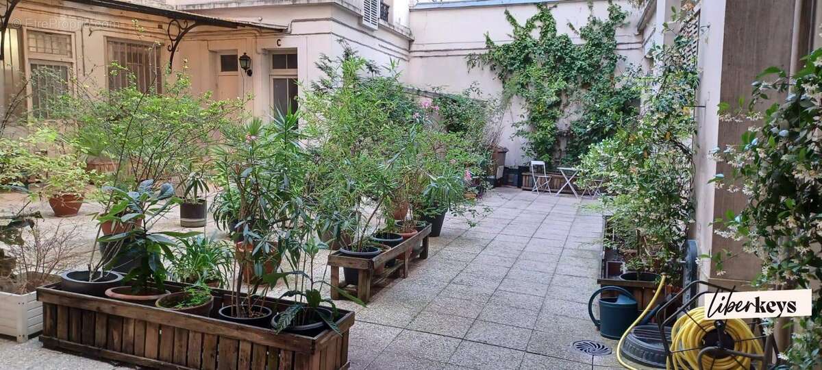 Appartement à PARIS-18E