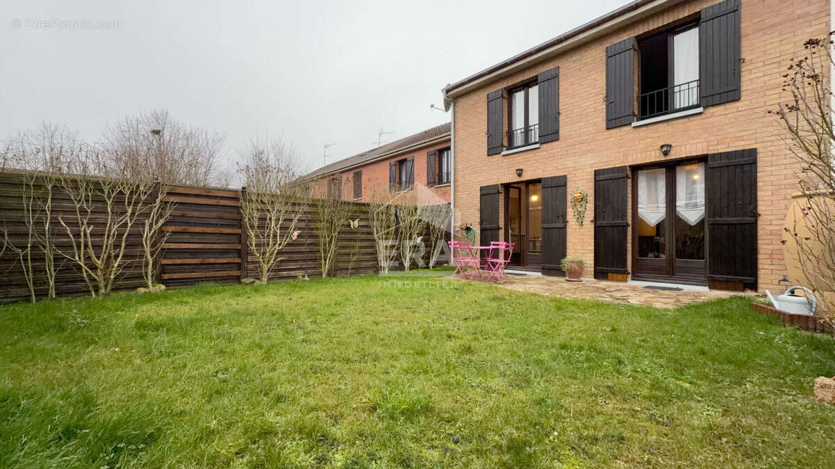 Maison à CORBEIL-ESSONNES