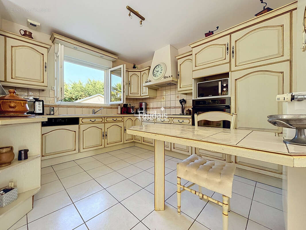 Maison 94 m² à Gouville-Sur-Mer  - photo 9