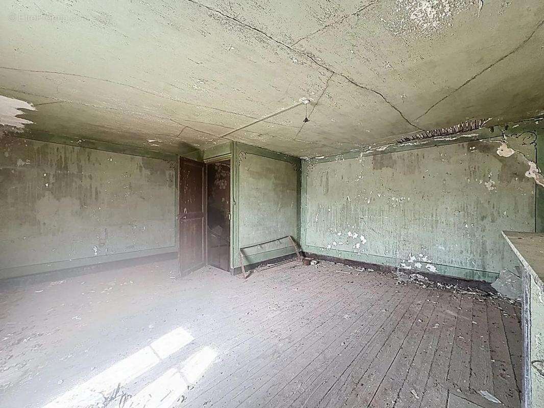 Maison à SAINT-MACAIRE-DU-BOIS