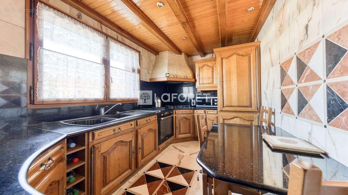 Maison à vendre à Roissy En Brie 6 pièce(s) 130 m2 - photo 5