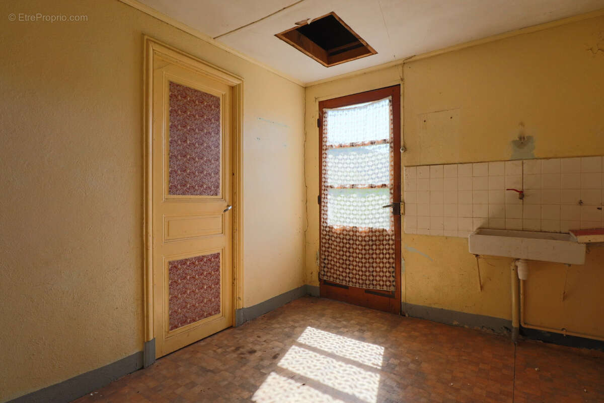 Maison à SAINT-SAUVES-D&#039;AUVERGNE