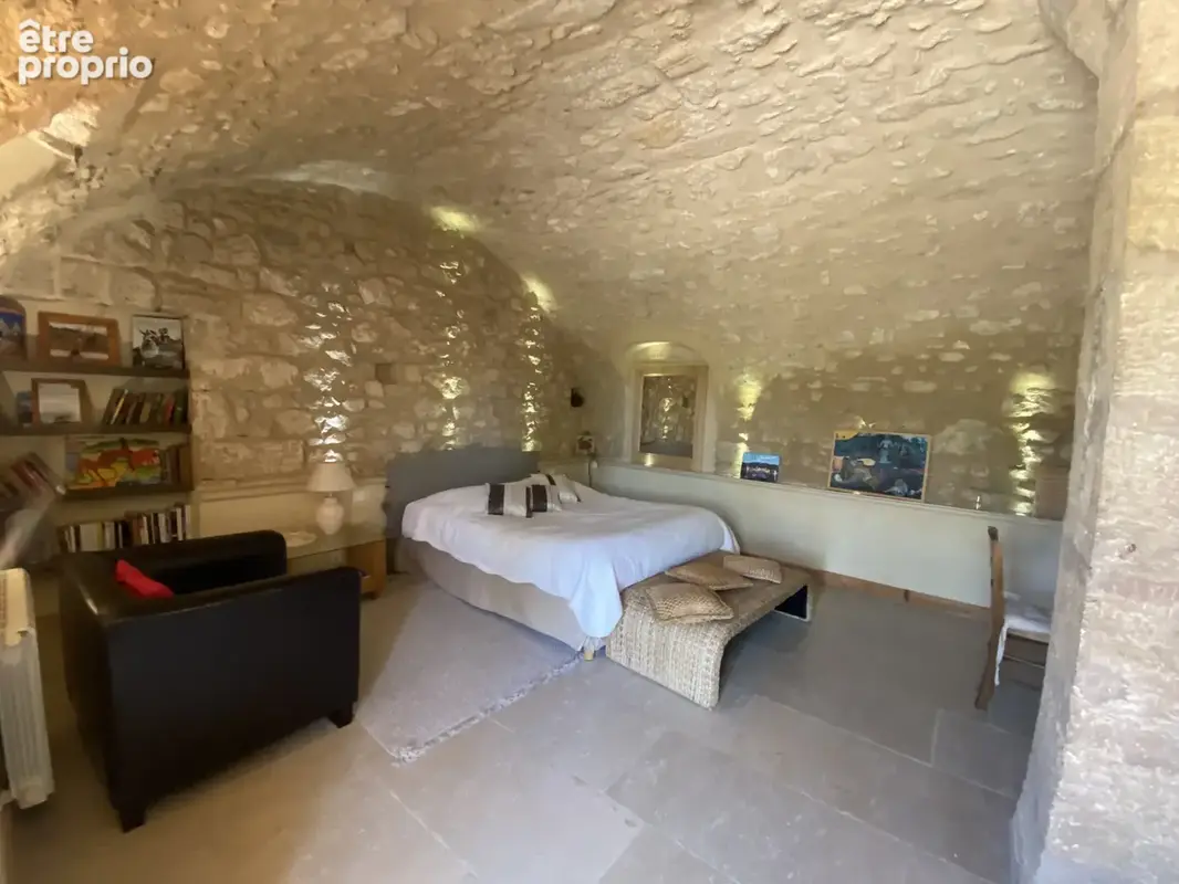 Bastide en pierres du XVIe siècle avec activités œnotouristiques sur 39 ha, à 35 minutes d’Aix-en-Provence - photo 7