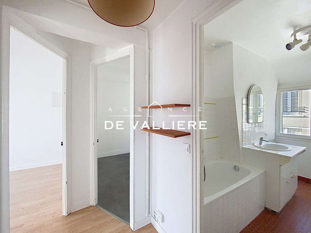 Appartement à COURBEVOIE