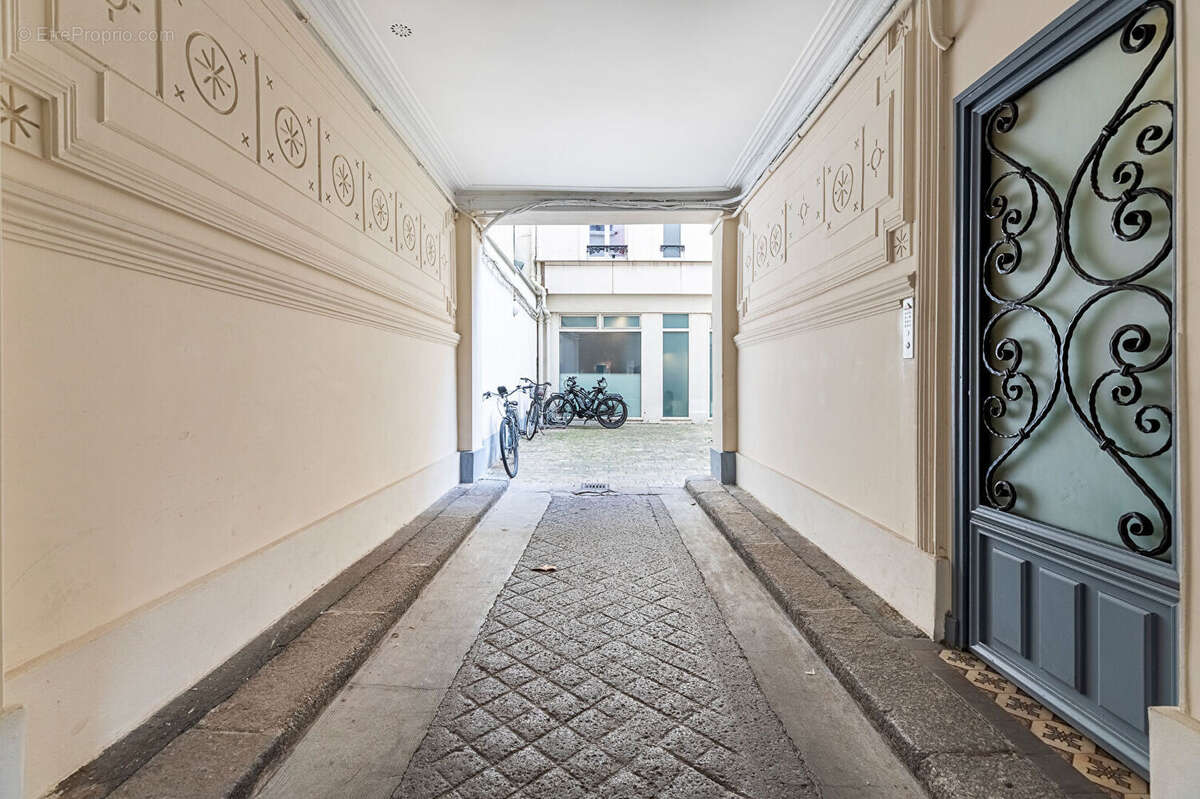 Appartement à PARIS-14E