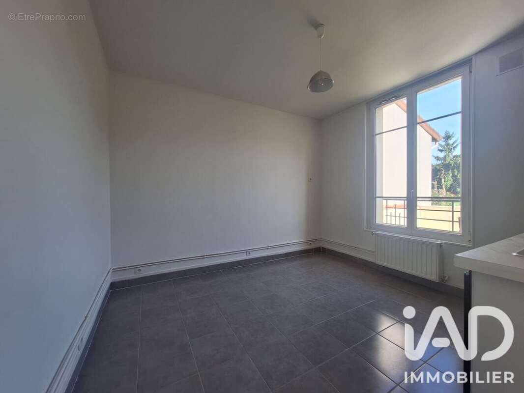 Appartement 28 m² à Villeneuve-Saint-Georges  - photo 2