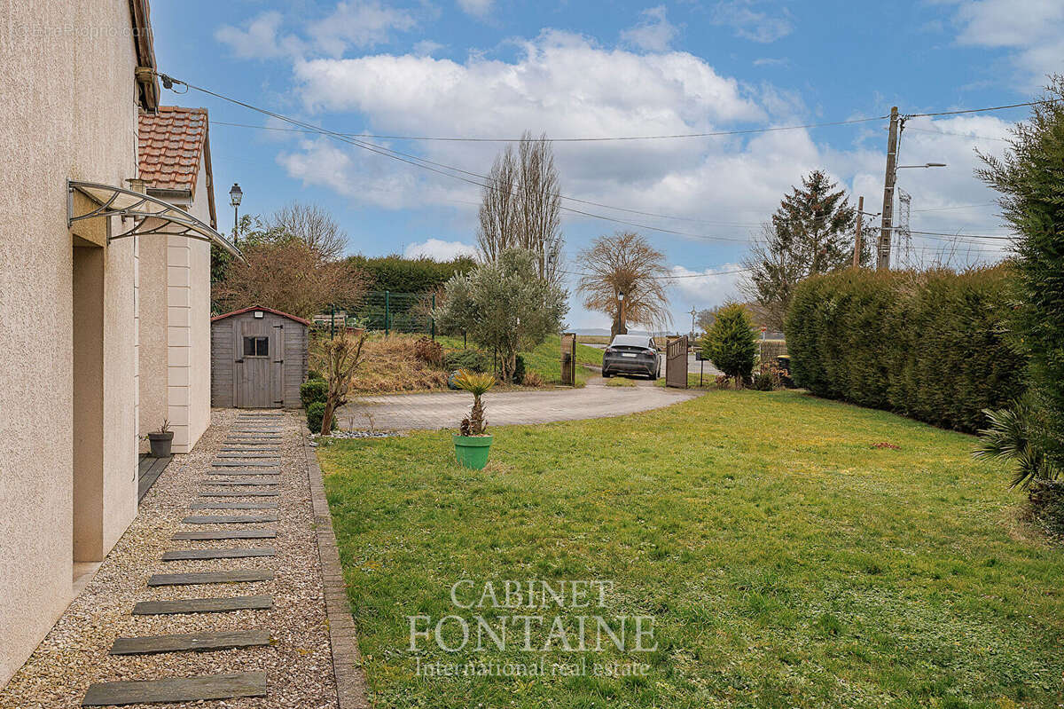 Maison à BONNEUIL-LES-EAUX