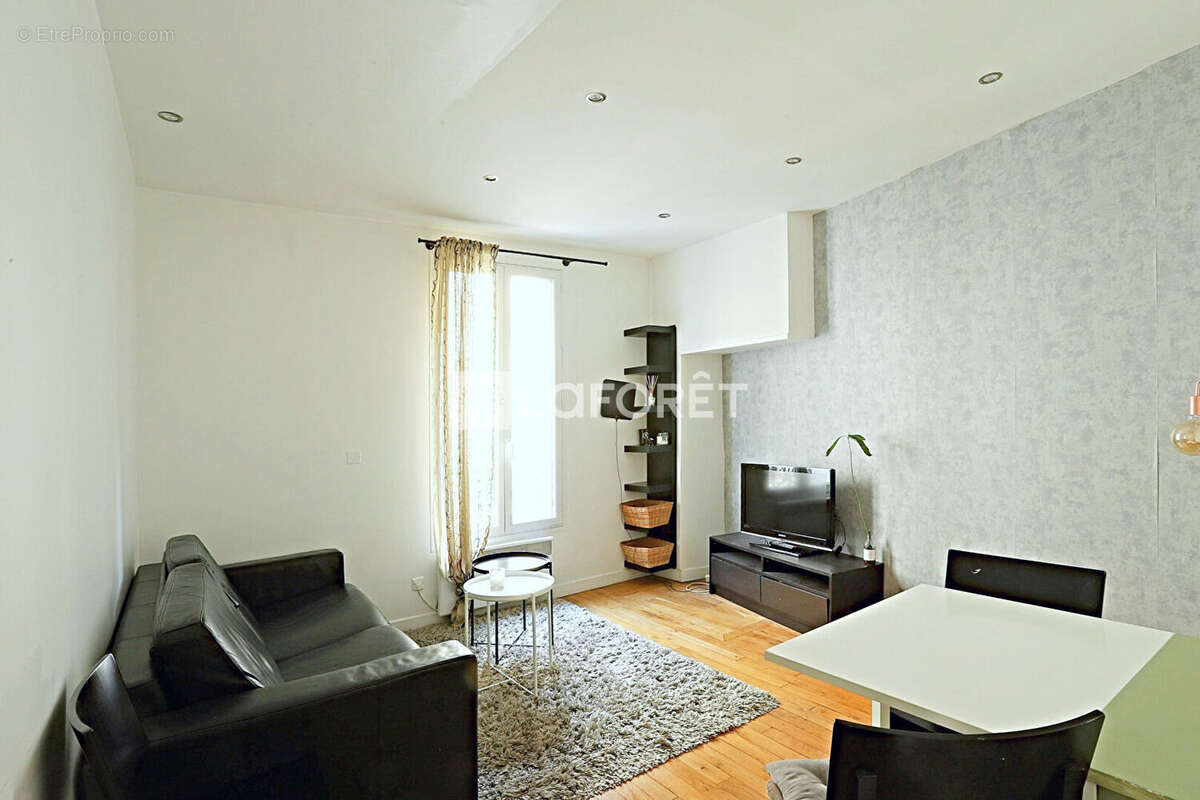 Appartement à PARIS-14E