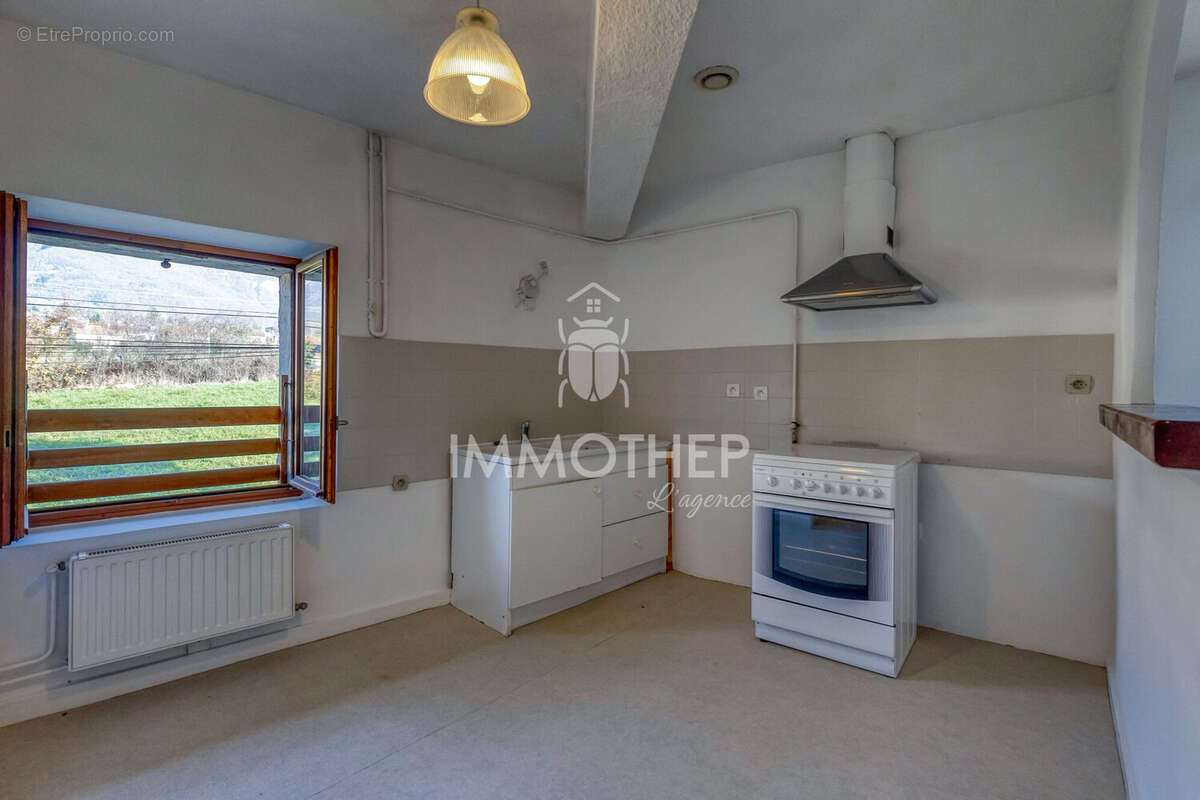 Appartement à SAINT-NAZAIRE-LES-EYMES
