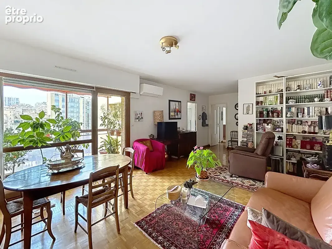 Appartement à MARSEILLE-6E