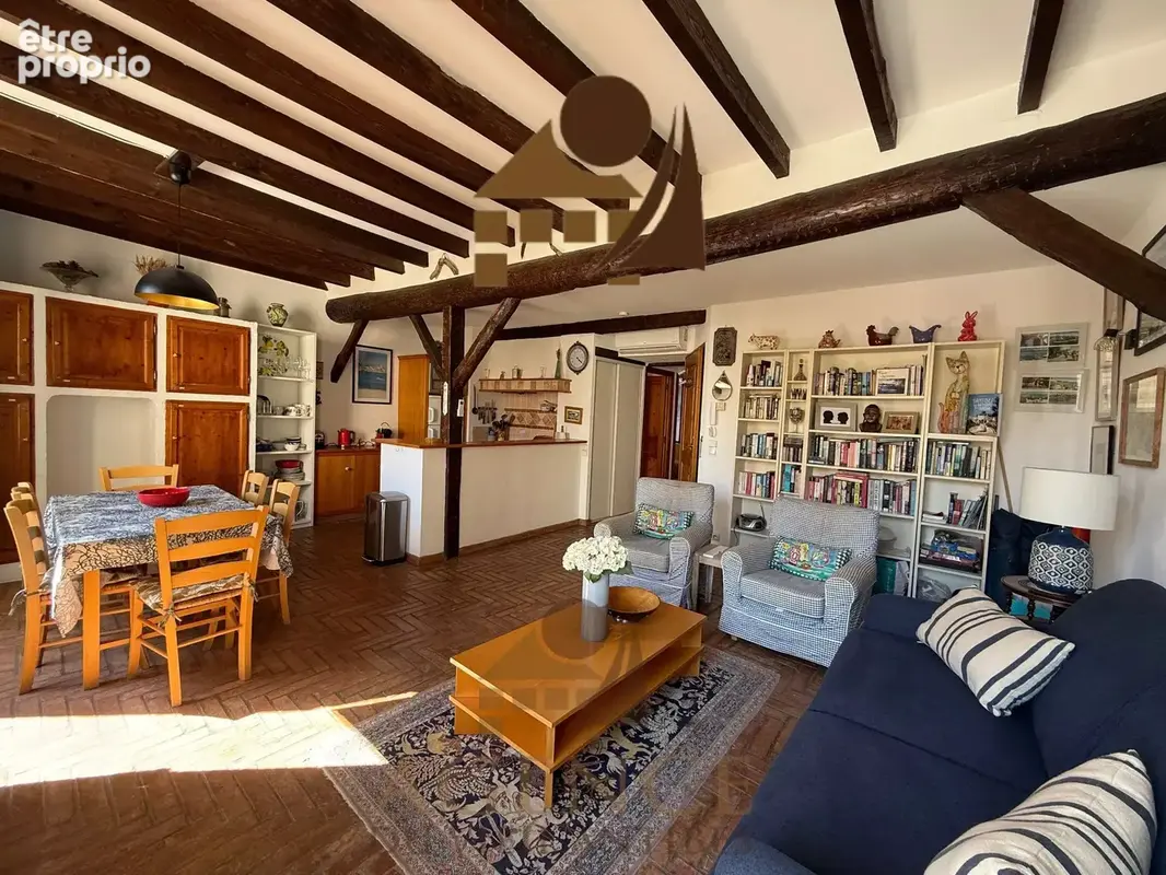 VIEIL ANTIBES – 3 PIÈCES et 63m² – vue dégagée et proche des remparts - photo 4