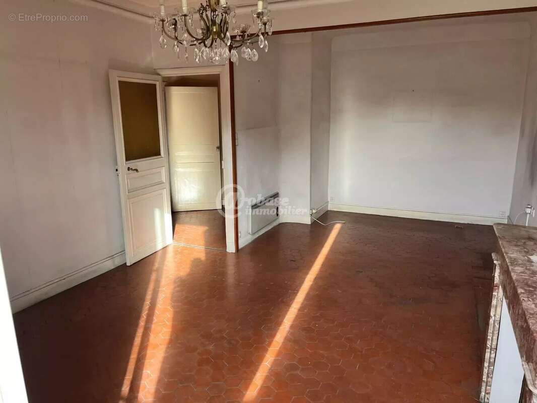 Appartement à MARSEILLE-2E