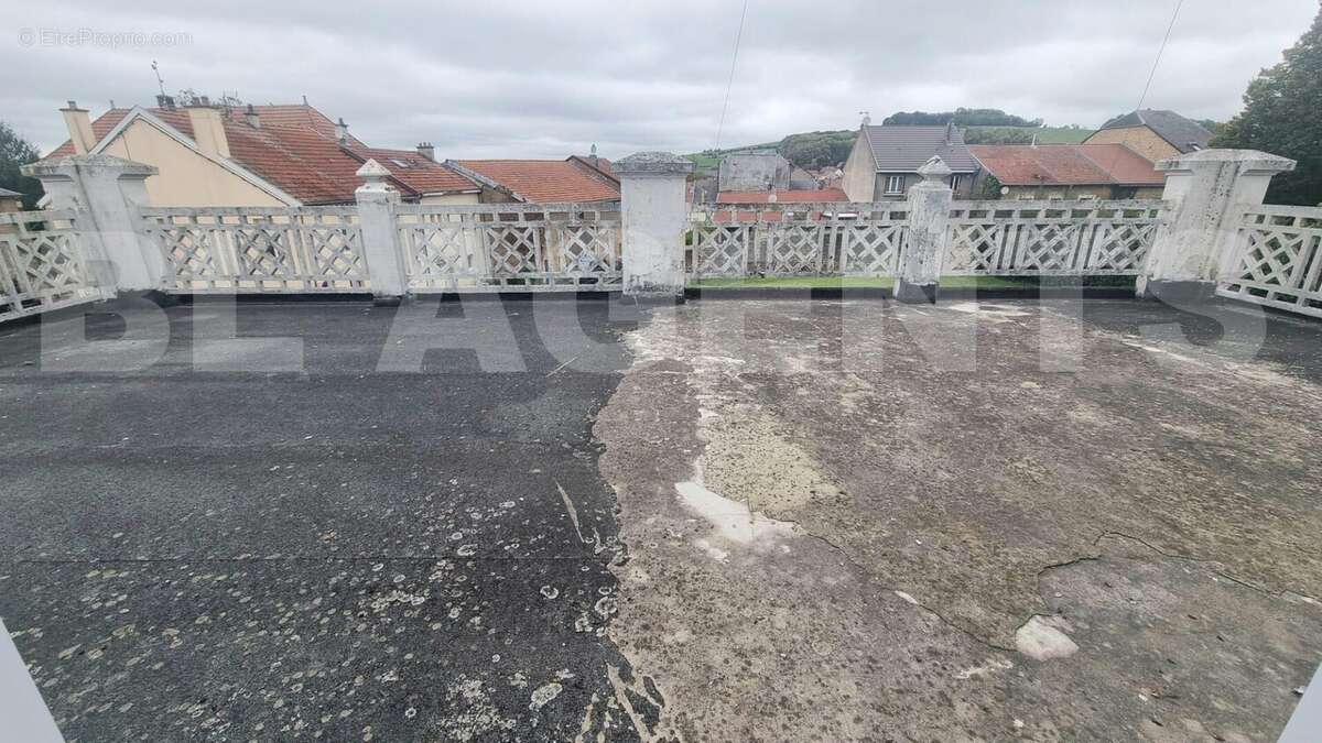 600f667b-77cf-435a-a0a3-5068a2020b7e - Maison à BLAGNY