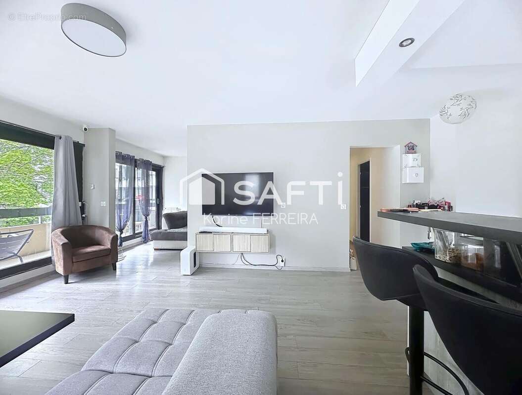 Photo 2 - Appartement à LE COUDRAY-MONTCEAUX