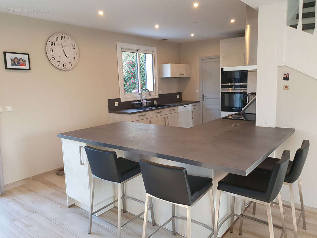 Maison à BAZOCHES-SUR-GUYONNE