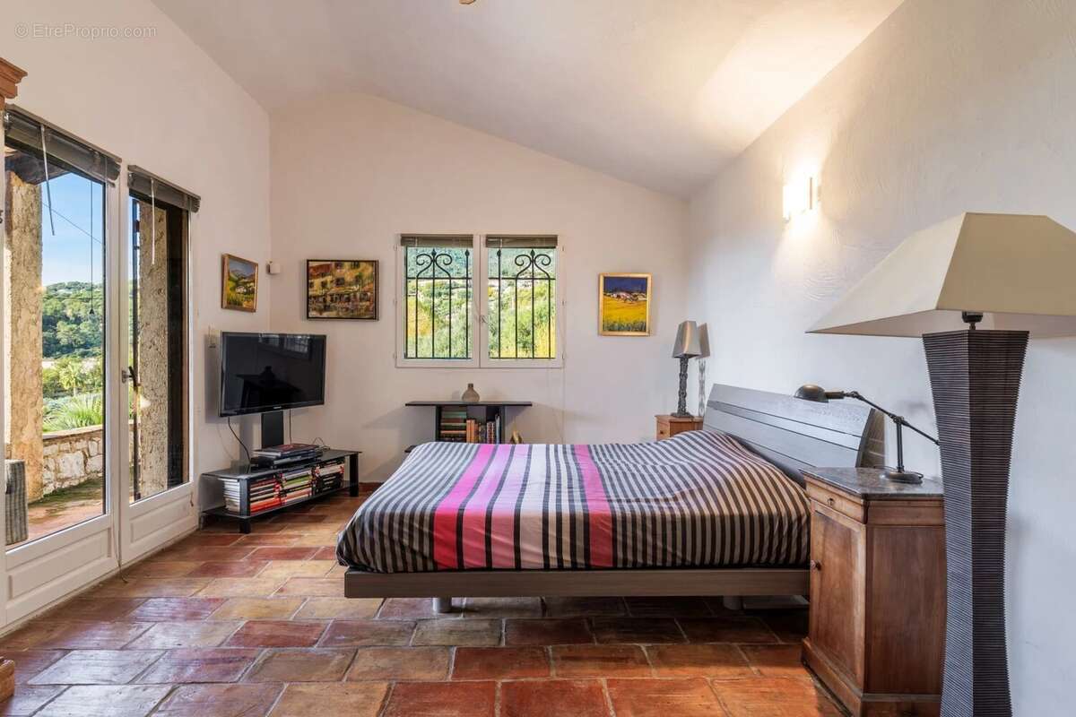 Maison à TOURRETTES-SUR-LOUP