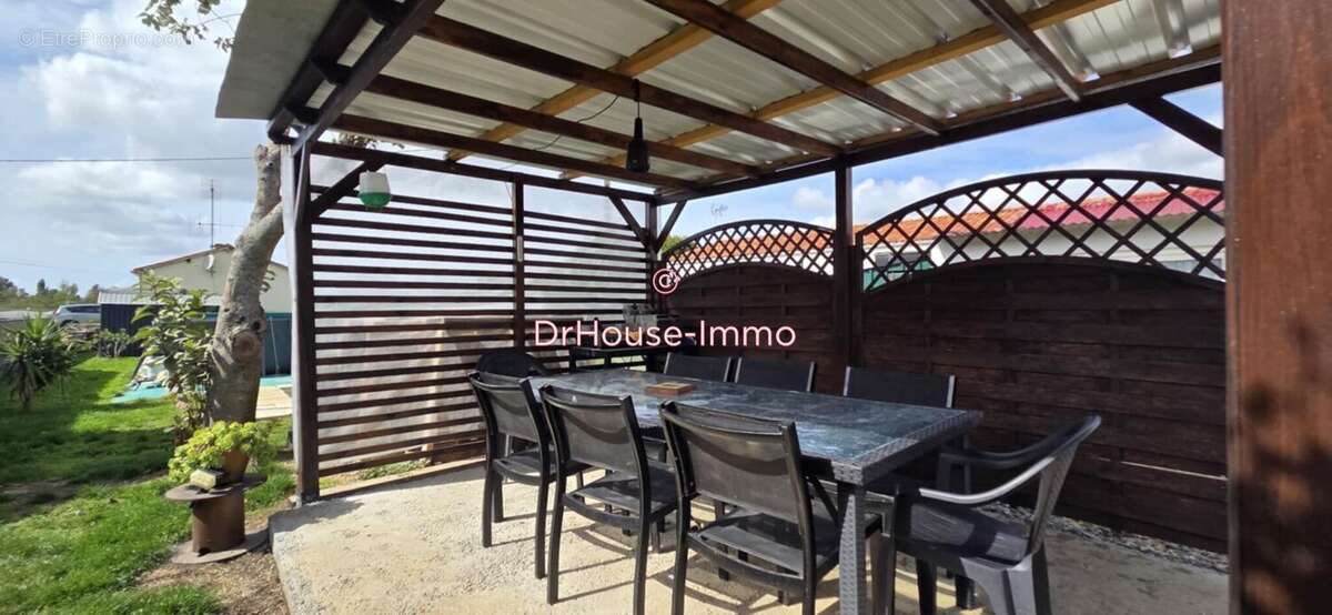 Maison à CHAMPAGNE-LES-MARAIS