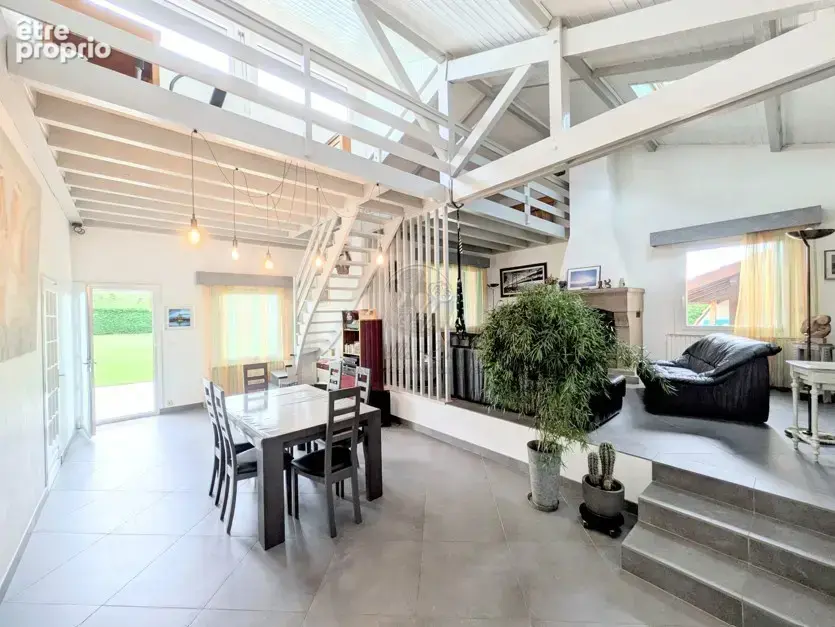 Sur les contreforts du Pilat Maison d’architecte de 222 m2 au cœur d’un environnement naturel préservé - photo 4