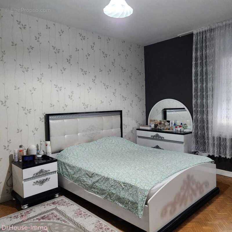 Appartement 210 m² à Chateauroux  - photo 6