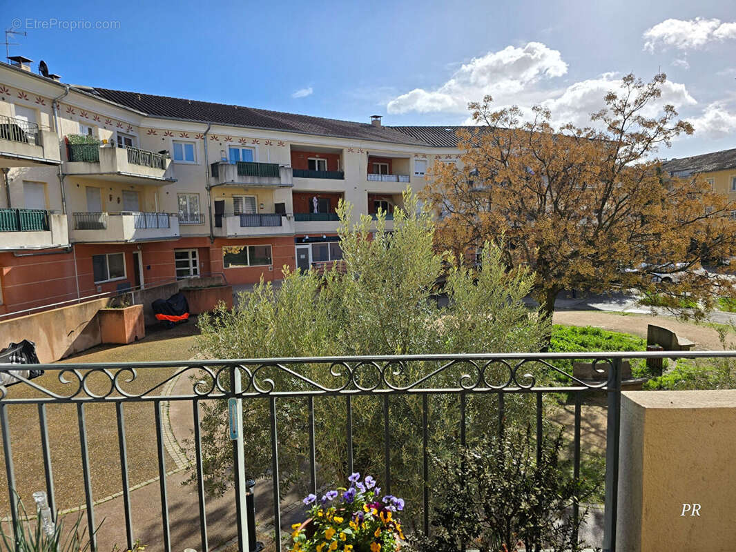 Appartement à LA DESTROUSSE