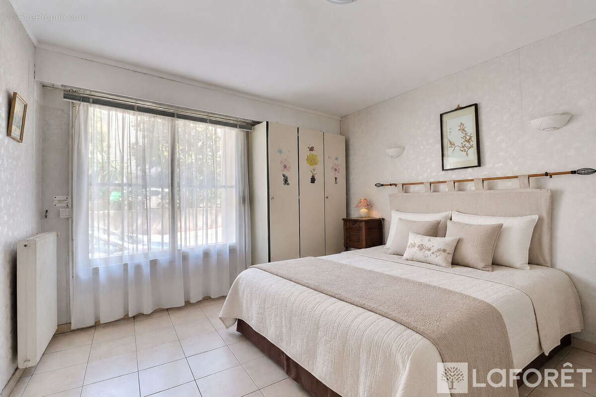 RARE À LA VENTE  , Appartement 3 pièces en plein coeur du Triangle d'Or de Saint-Raphaël, à 1 minute de la mer - photo 4
