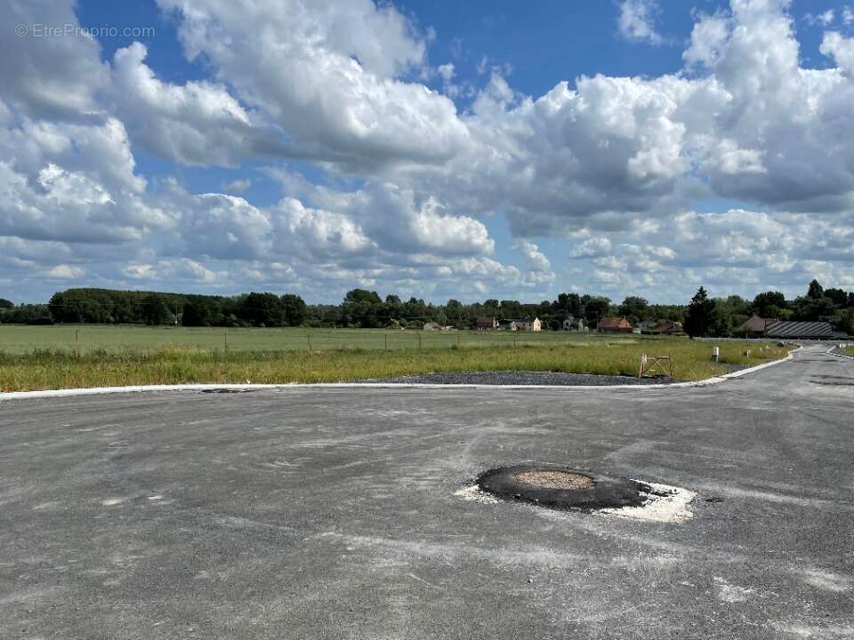 Terrain à AUBIGNY-AU-BAC