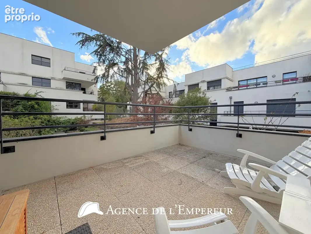 Grand 2 pièces 56 m2 avec terrasse, cave et parking. Résidence Jadis et Demain - photo 2