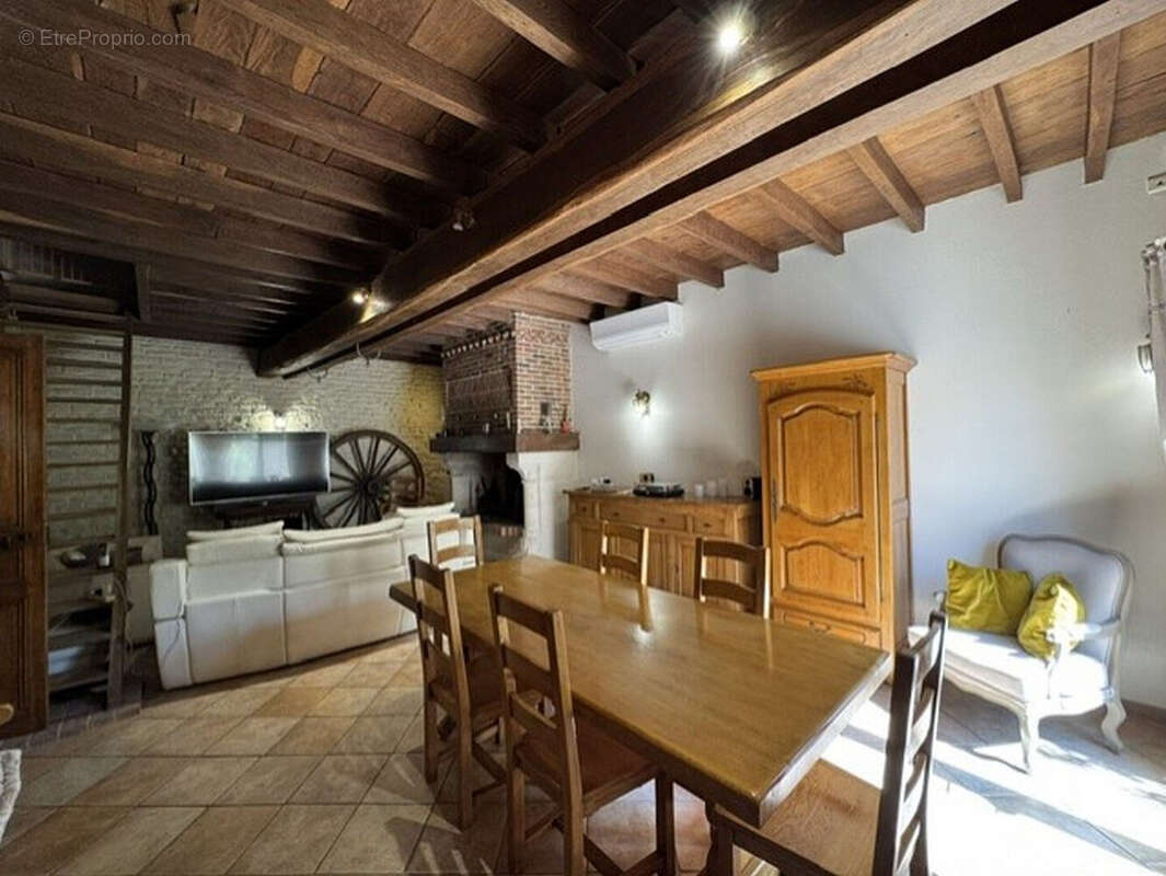 Maison 7 pièces avec jardin et dependances à semoine - photo 3