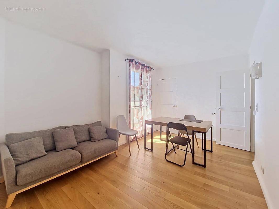 Appartement à ASNIERES-SUR-SEINE