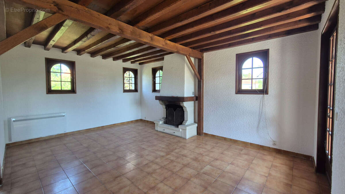Maison à PARAY-LE-MONIAL